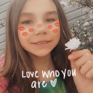 Meet your Posher, Hali